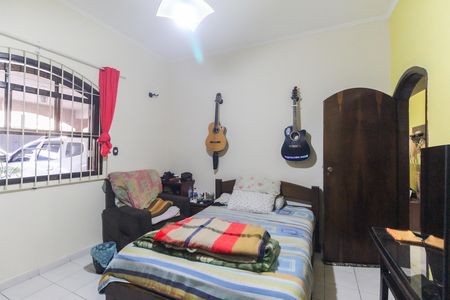 Quarto 2 de casa à venda com 3 quartos, 250m² em Vila Carolina, São Paulo