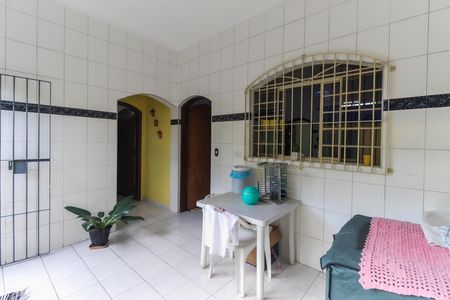 Casa à venda com 250m², 3 quartos e 2 vagasÁrea de Serviço
