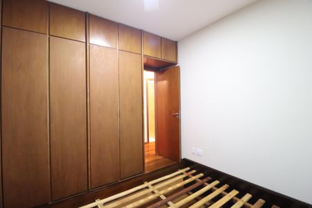 Quarto 2 de apartamento para alugar com 3 quartos, 100m² em Martins, Uberlândia
