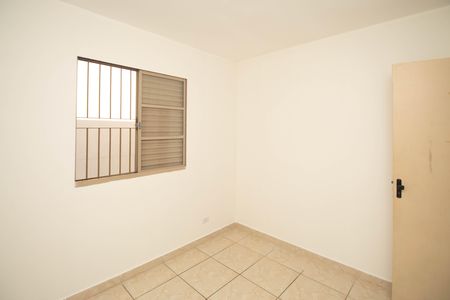 Quarto 2 de apartamento para alugar com 2 quartos, 44m² em Parque Casa de Pedra, São Paulo