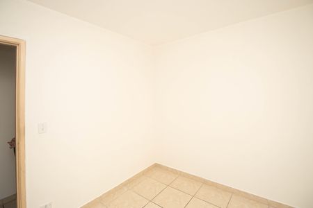 Quarto 2 de apartamento para alugar com 2 quartos, 44m² em Parque Casa de Pedra, São Paulo