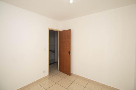 Quarto 1 de apartamento para alugar com 2 quartos, 44m² em Parque Casa de Pedra, São Paulo