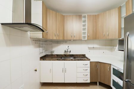 Apartamento à venda com 108m², 3 quartos e 2 vagas Apartamento à venda com 108m², 3 quartos e 2 vagasCozinha e Área de Serviço