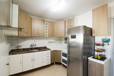 Apartamento à venda com 108m², 3 quartos e 2 vagas Apartamento à venda com 108m², 3 quartos e 2 vagasCozinha e Área de Serviço