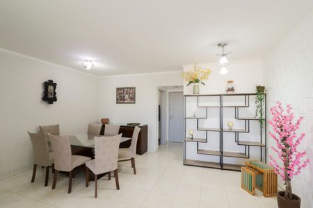 Apartamento à venda com 108m², 3 quartos e 2 vagas Apartamento à venda com 108m², 3 quartos e 2 vagasSala