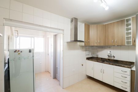 Apartamento à venda com 108m², 3 quartos e 2 vagas Apartamento à venda com 108m², 3 quartos e 2 vagasCozinha e Área de Serviço