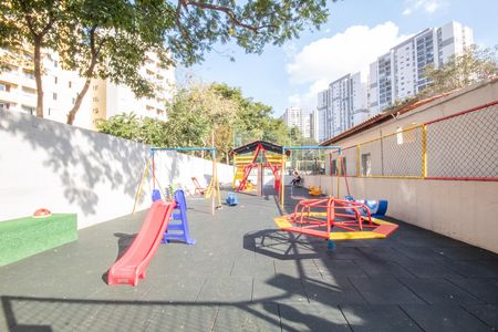 Apartamento para alugar com 55m², 2 quartos e 1 vaga Apartamento para alugar com 55m², 2 quartos e 1 vagaÁrea comum - Playground