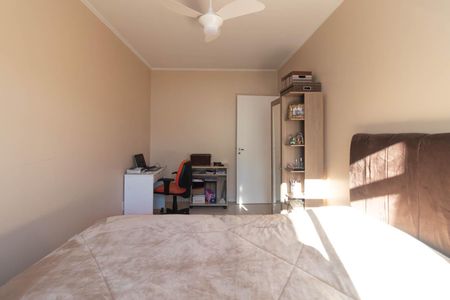 Quarto 2 de apartamento para alugar com 2 quartos, 77m² em Cristal, Porto Alegre