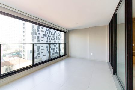 Apartamento à venda com 140m², 3 quartos e 2 vagas Apartamento à venda com 140m², 3 quartos e 2 vagasVaranda