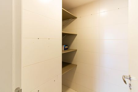 Apartamento à venda com 140m², 3 quartos e 2 vagas Apartamento à venda com 140m², 3 quartos e 2 vagasCozinha - Despensa