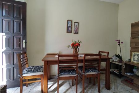 Casa de condomínio à venda com 213m², 3 quartos e 1 vagaSala