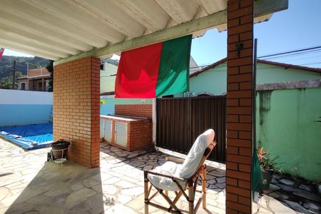 Casa de condomínio à venda com 213m², 3 quartos e 1 vagaQuintal