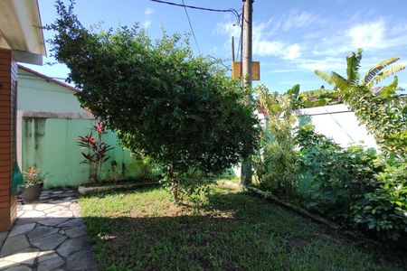 Casa de condomínio à venda com 213m², 3 quartos e 1 vagaQuintal