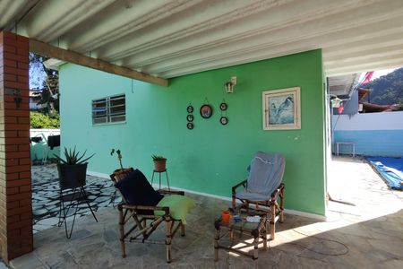Casa de condomínio à venda com 213m², 3 quartos e 1 vagaQuintal