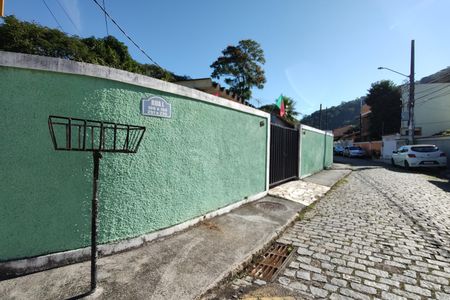 Casa de condomínio à venda com 213m², 3 quartos e 1 vagaFachada