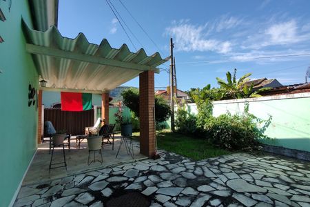 Casa de condomínio à venda com 213m², 3 quartos e 1 vagaQuintal