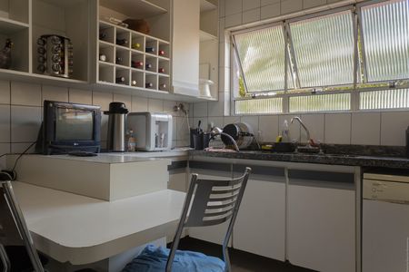 Casa para alugar com 300m², 3 quartos e 3 vagas Casa para alugar com 300m², 3 quartos e 3 vagasCozinha