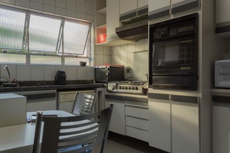 Casa para alugar com 300m², 3 quartos e 3 vagas Casa para alugar com 300m², 3 quartos e 3 vagasCozinha