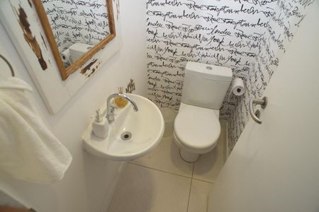 Apartamento à venda com 80m², 2 quartos e 1 vaga Apartamento à venda com 80m², 2 quartos e 1 vagaLavabo