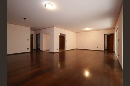 Casa para alugar com 361m², 4 quartos e 4 vagasSala
