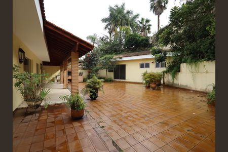 Casa para alugar com 361m², 4 quartos e 4 vagasQuintal