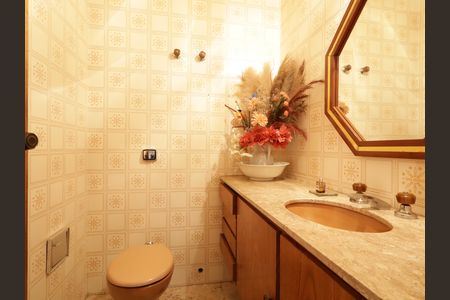 Casa para alugar com 361m², 4 quartos e 4 vagasLavabo