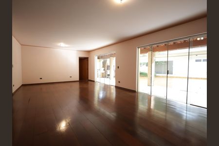 Sala de casa para alugar com 4 quartos, 361m² em Jardim Guedala, São Paulo
