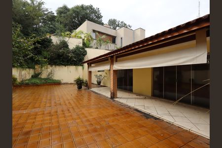 Casa para alugar com 361m², 4 quartos e 4 vagasQuintal