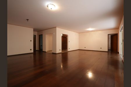 Casa para alugar com 361m², 4 quartos e 4 vagasSala