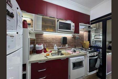 Cozinha de apartamento à venda com 2 quartos, 61m² em Continental, Osasco