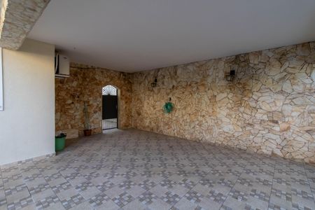 Casa para alugar com 295m², 3 quartos e 4 vagas Casa para alugar com 295m², 3 quartos e 4 vagasGaragem