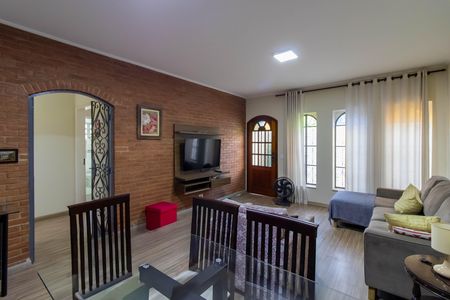 Sala de casa para alugar com 3 quartos, 295m² em Vila Galvão, Guarulhos