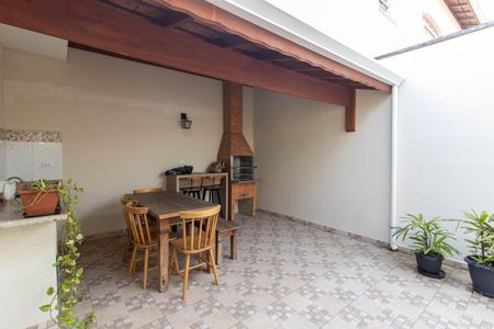 Casa para alugar com 295m², 3 quartos e 4 vagas Casa para alugar com 295m², 3 quartos e 4 vagasQuintal