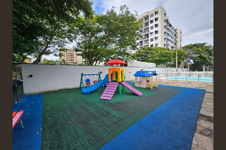Apartamento para alugar com 65m², 2 quartos e 2 vagasÁrea comum - Playground