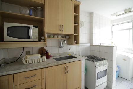 Apartamento para alugar com 65m², 2 quartos e 2 vagasCozinha
