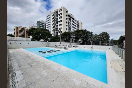 Apartamento para alugar com 65m², 2 quartos e 2 vagasÁrea comum - Piscina