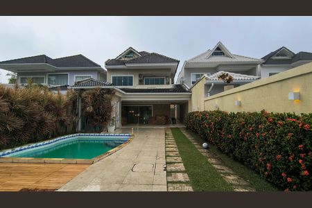 Casa de condomínio à venda com 380m², 5 quartos e 1 vaga