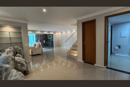 Casa de condomínio à venda com 380m², 5 quartos e 1 vaga