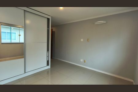 Casa de condomínio à venda com 380m², 5 quartos e 1 vaga