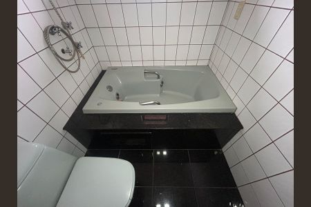 Apartamento para alugar com 140m², 3 quartos e sem vagaBanheiro da Suíte