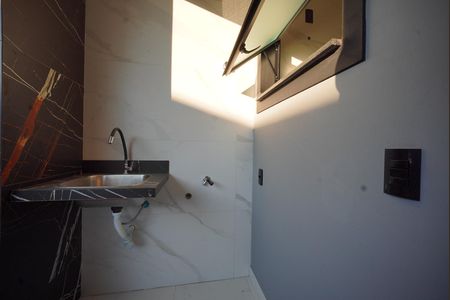 Casa para alugar com 60m², 2 quartos e 1 vagaÁrea de Serviço