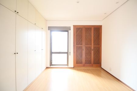 Apartamento para alugar com 263m², 3 quartos e 3 vagasSuíte 2