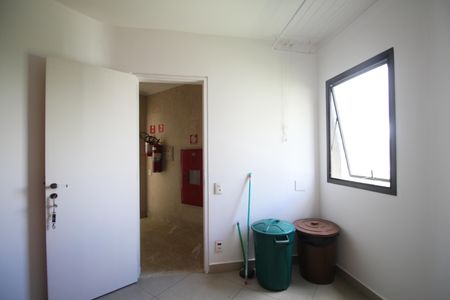 Apartamento para alugar com 263m², 3 quartos e 3 vagasQuarto de Serviço
