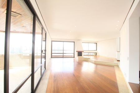 Apartamento para alugar com 263m², 3 quartos e 3 vagasSala