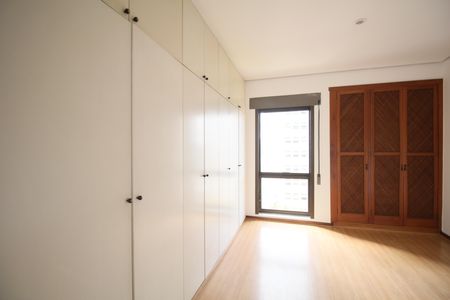 Apartamento para alugar com 263m², 3 quartos e 3 vagasSuíte 2