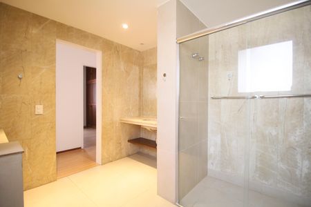 Apartamento para alugar com 263m², 3 quartos e 3 vagasBanheiro Suíte 1
