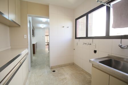 Apartamento para alugar com 263m², 3 quartos e 3 vagasÁrea de Serviço