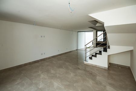 Casa à venda com 3 quartos, 100m² em Santa Branca, Belo Horizonte