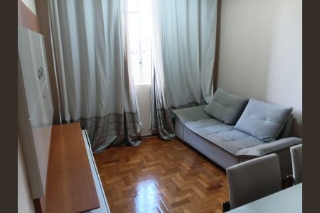 Sala de apartamento para alugar com 3 quartos, 80m² em Centro, Belo Horizonte