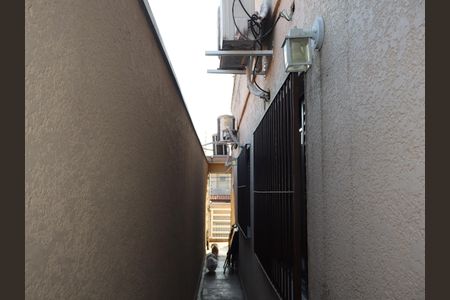 Casa à venda com 280m², 3 quartos e 12 vagasCorredor externo